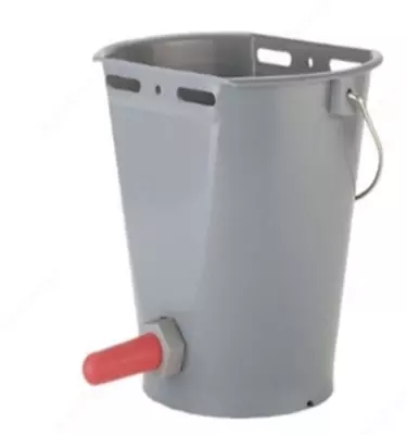 Ведро для поения телят