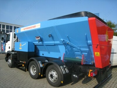 SF o`zi yurar kesuvchili mikser vagon