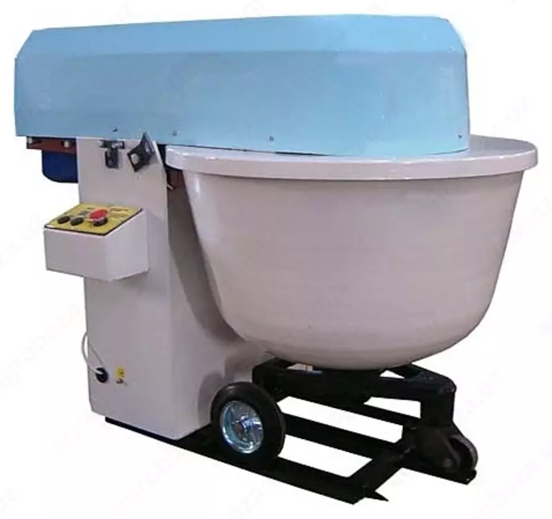 Hamir ko'tarilgich shkafi shisha bilan eshiklar