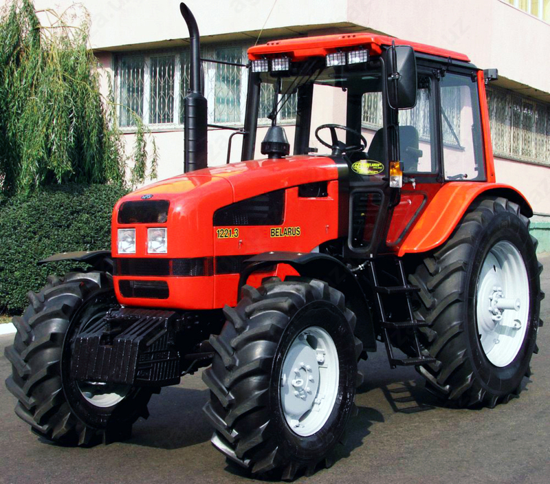 Traktor BELARUS-1221.3 sotiladi