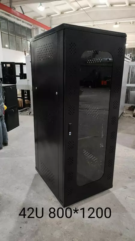 Transformator va serverniy shkafla