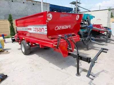 4 m3- tonnalik organik o'g'it sepuvchi texnika.