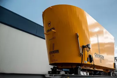 YEM TARQATISH MASHINASI КОРМОРАЗДАТЧИК