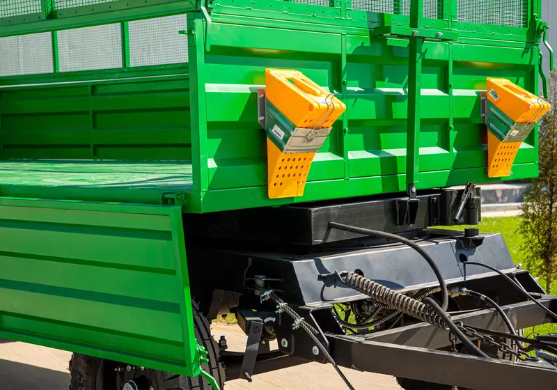 Traktor samosvallari 2PTS-6 S-02