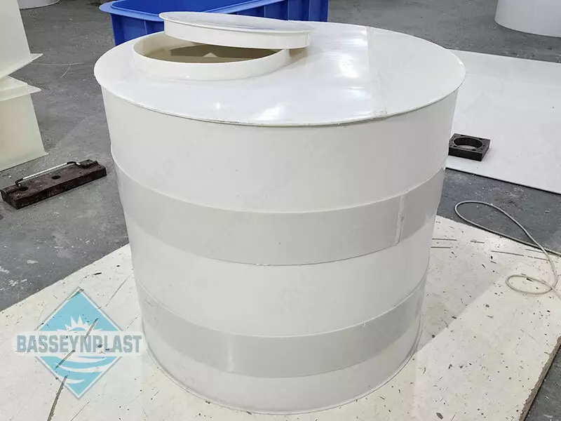 Suv uchun 1m3, tonna plastik eko-yomkost (sig'im), bak, rezervuar