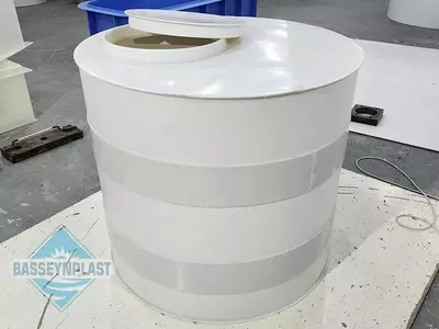 Suv uchun 1m3, tonna plastik eko-yomkost (sig'im), bak, rezervuar