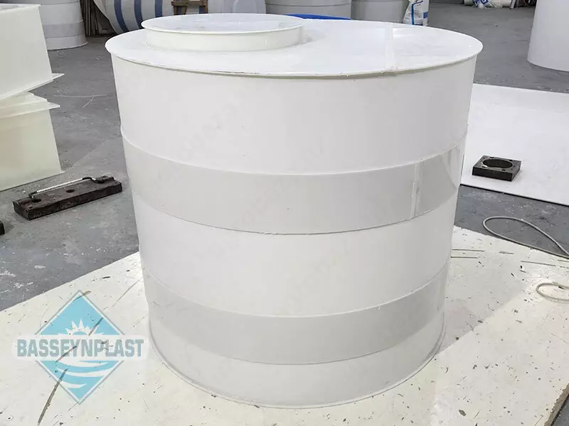 Suv uchun 1m3, tonna plastik eko-yomkost (sig'im), bak, rezervuar