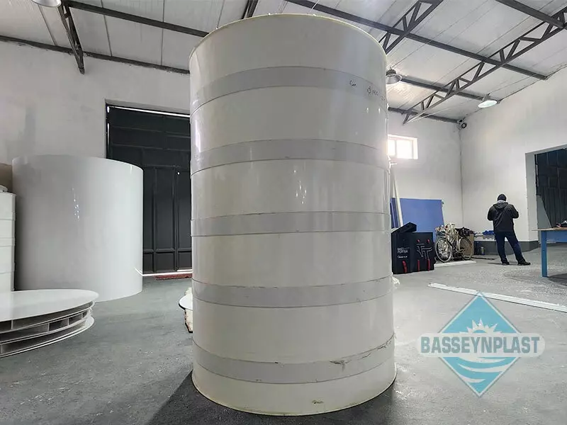 Suv uchun 2m3, tonna plastik eko-yomkost (sig'im), bak