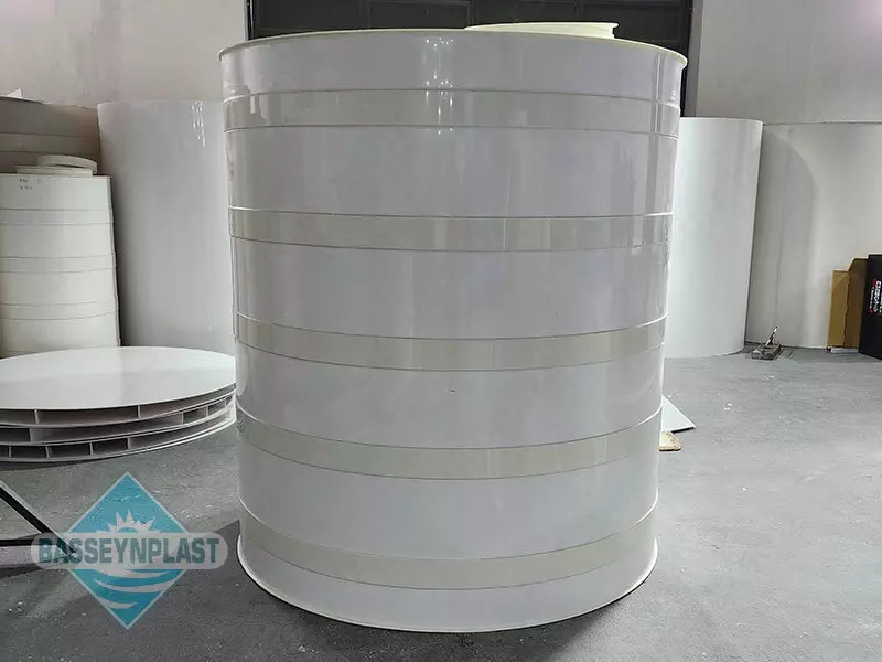 Suv uchun 5m3, tonna plastik eko-yomkost (sig'im)