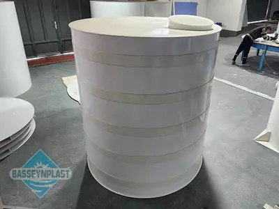 Suv uchun 5m3, tonna plastik eko-yomkost (sig'im)