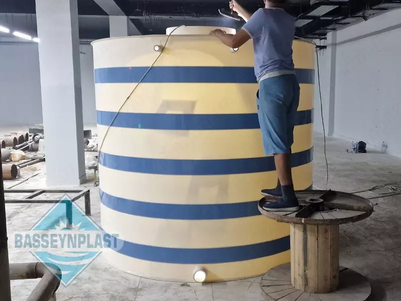 Suv uchun 8m3, tonna polipropilen eko-yomkost, sig'im, bak, rezervuar