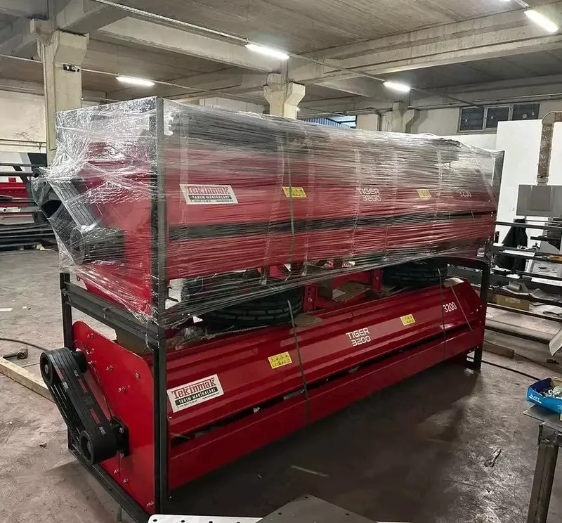 Агрегат для измельчения стеблей хлопка и других пожнивных остатков.